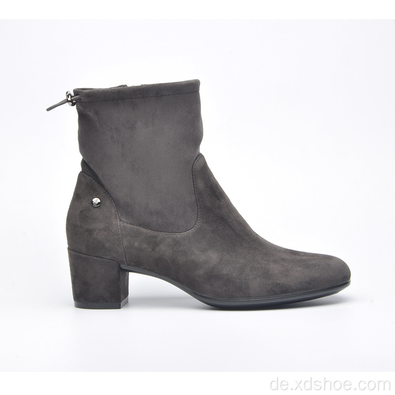 55 mm hoher klassischer Stiefel mit Schaftabsatz