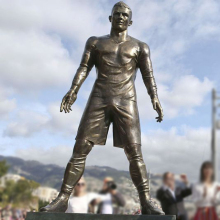 decoration sculpture Ronaldo life size football figure garden bronze statues
