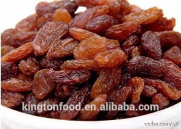taste sweet and seedless dried red raisin