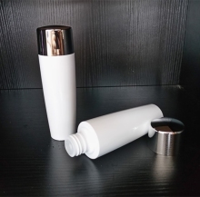 small plastic flip top containers