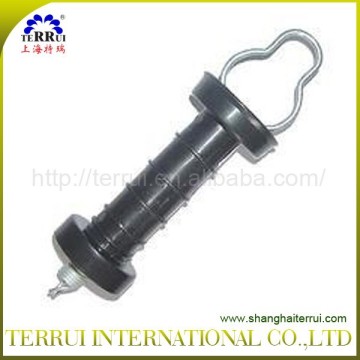 Electric fencing gate handle for electric fencing