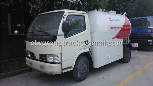 Mini LPG Gas filling truck 5000L