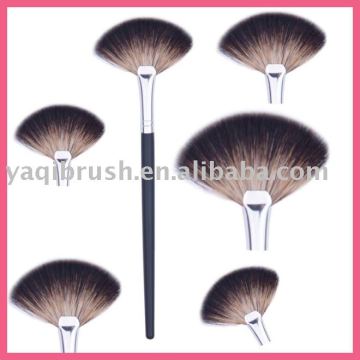 racoon hair fan brush