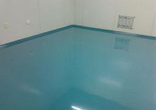 Indoor solvent-free anti-corrosion self-flowing flat paint