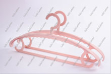 Anti-slip wide shoulder adult plastic hanger