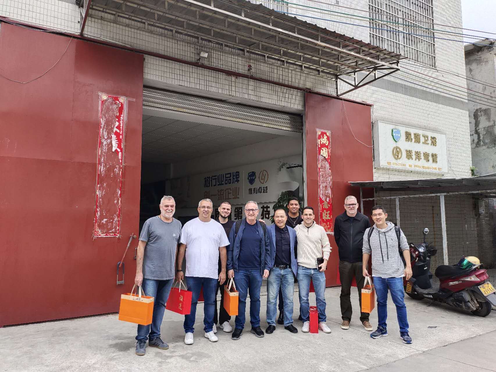 Customers Visit Kpo Sanitary Ware Factory To Visit The Industry Leading Technology