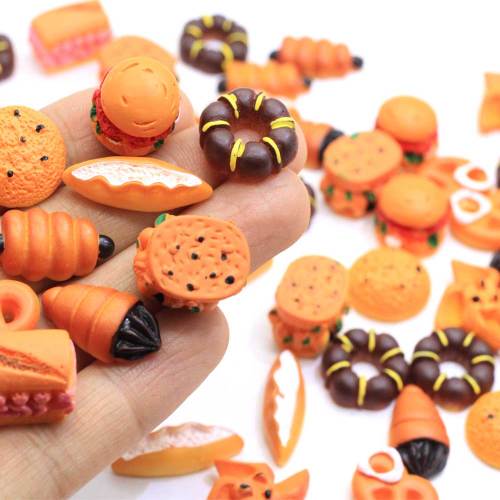 Günstige Großhandel Sweet Bread Dessert Food Shaped Flatback Cabochon 100 Stück / Beutel Harze DIY Toy Decor Perle Kühlschrank Ornamente