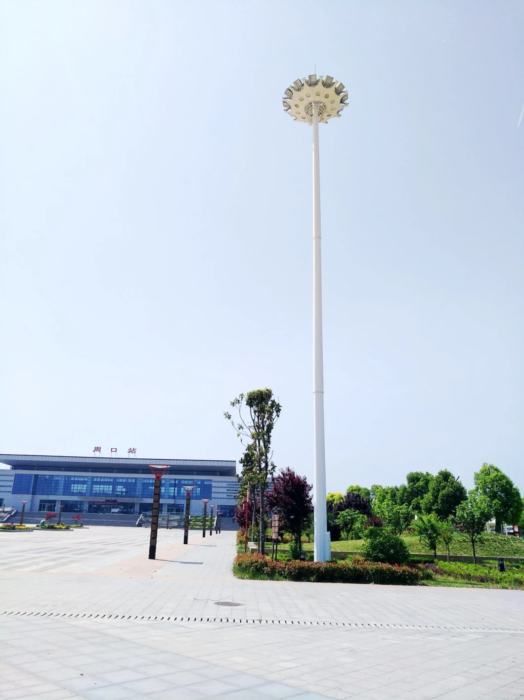 Industrial Customized High Mast Pole Lighting High Voltage Outdoor 400W to 1000W