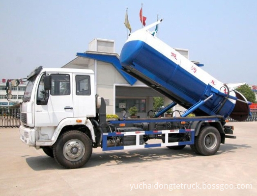 Right Hand Drive Sewage Cleaner Dongfeng Vacuum Tank Trucks