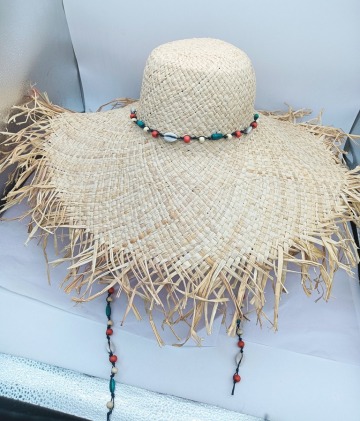Rafia straw hats with color wood beads