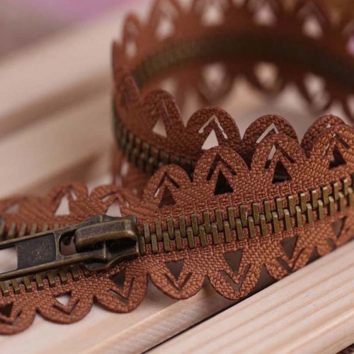 Pretty brown laciness metal zipper for women