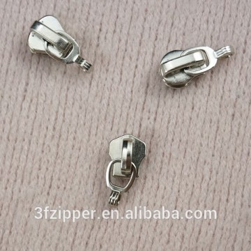 Garments Accessory Fabric Zipper Slider with Hook Link