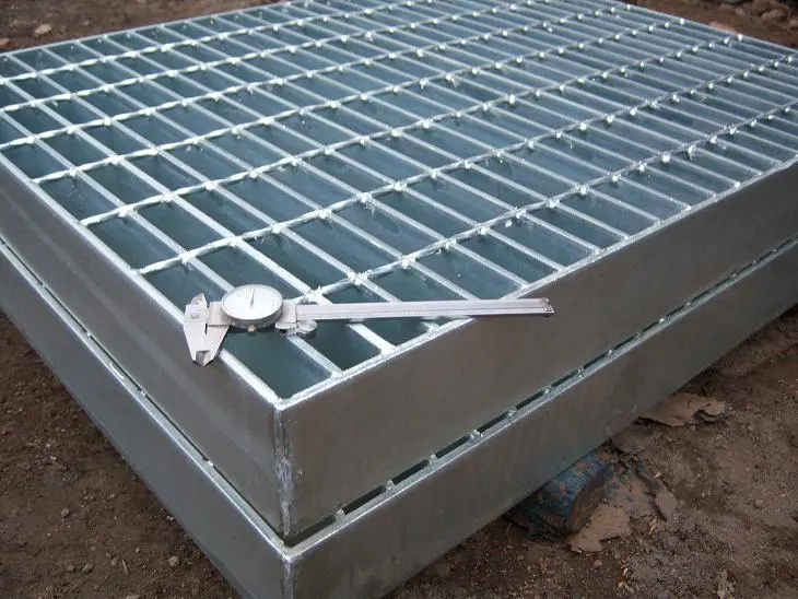 Step Steel Bar Grating or Highway Steel Grating Walkway with Standard Quality