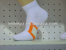 sporting compression toe socks