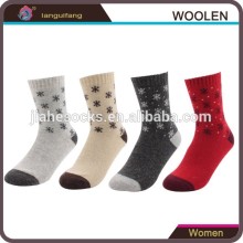 Fashionable snowflake pattern winter women wool socks