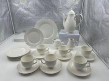 Palace style ceramic tableware