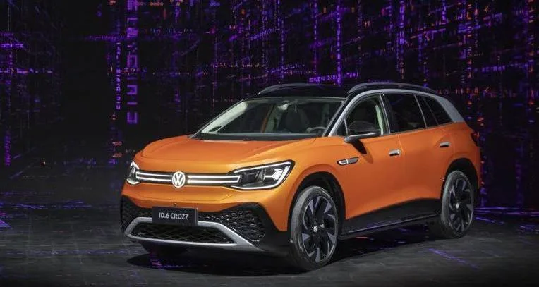 Uniland Electric 4 Wheel 6 Seats High Speed LHD Electric Vehicles Electric Automobile with Ternary Lithium Battery EV Electric SUV Car