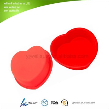 Silicone heart shape baking pan