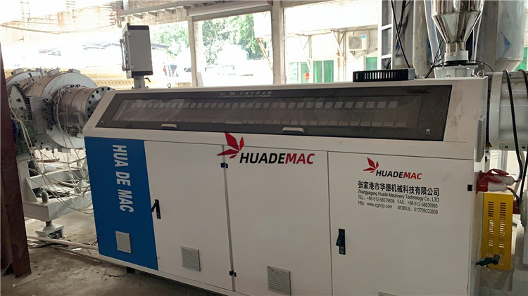 آلة تصنيع أنابيب الصرف الصحي HDPE