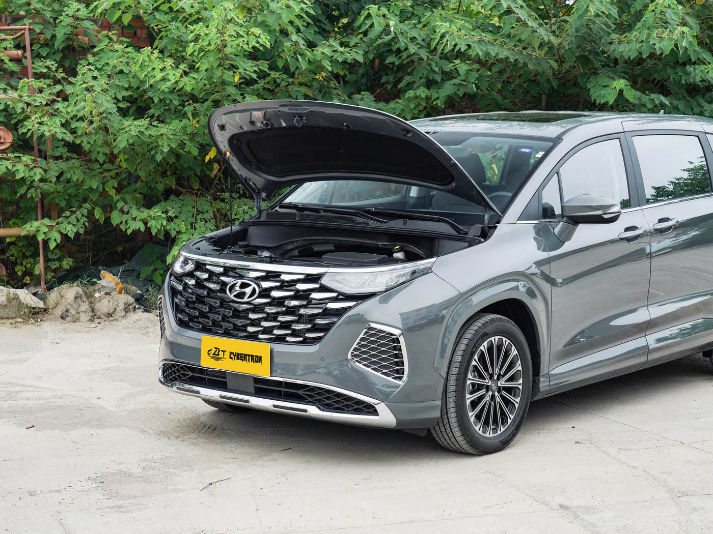 Hyundai Custo 270TGDi LUX Premium Edition Hyundai Custo 270TGDi LUX Premium Edition