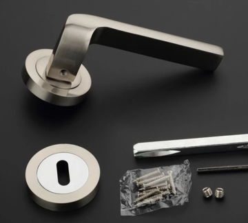 Kwikset Delta Satin Chrome Lever Door Handle