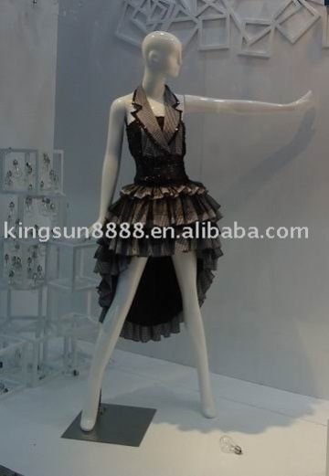 windows mannequin for dress display