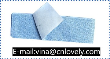 Printed nonwoven cleaning wipes