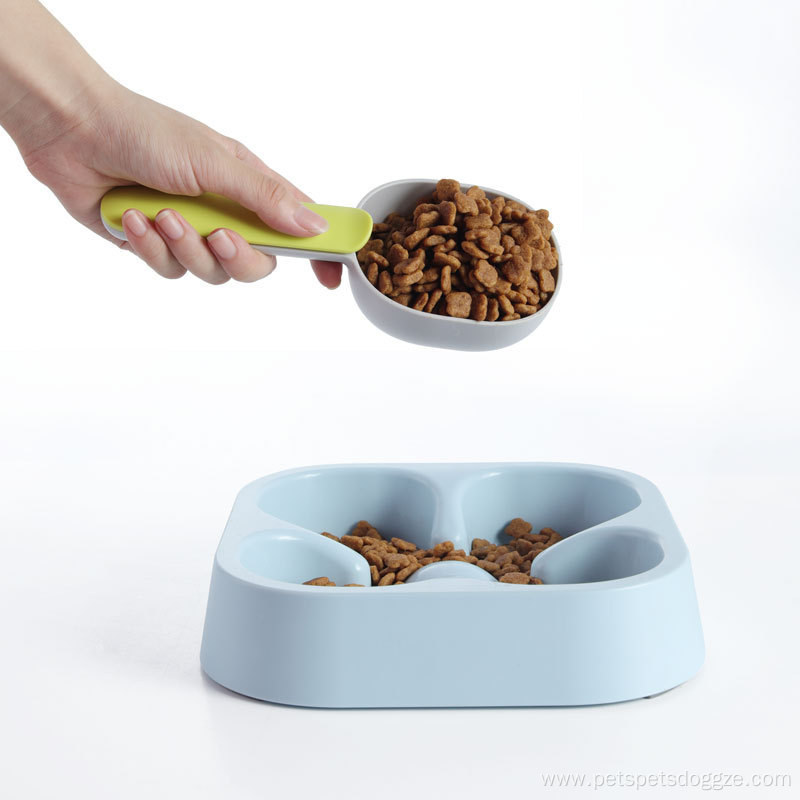 Multi-functional sealing clip cat dog food scoop