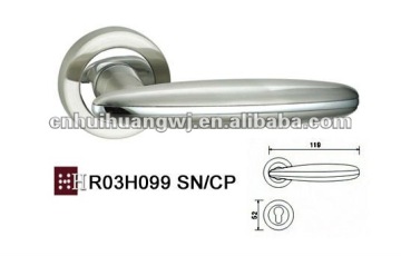 R03H099 SN/CP door handle on rose lock