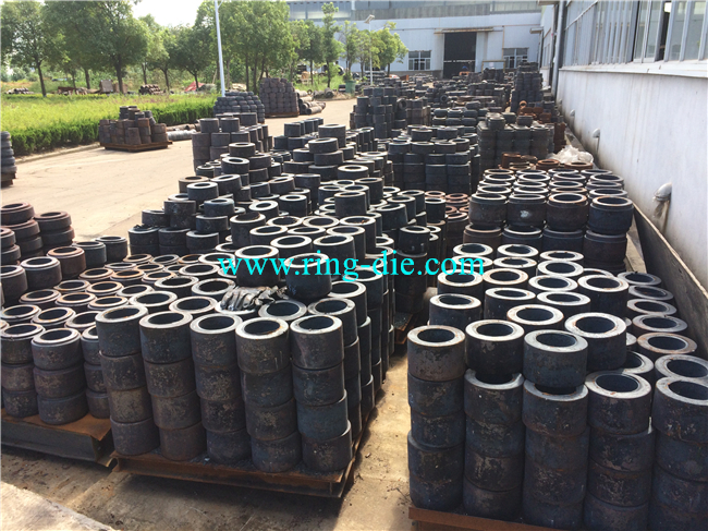 XGJ 850 / XGJ 560 wood pellet machine spare parts roller shell pellet roller assembly YULONG 560 yulong 850 pellet mill roller