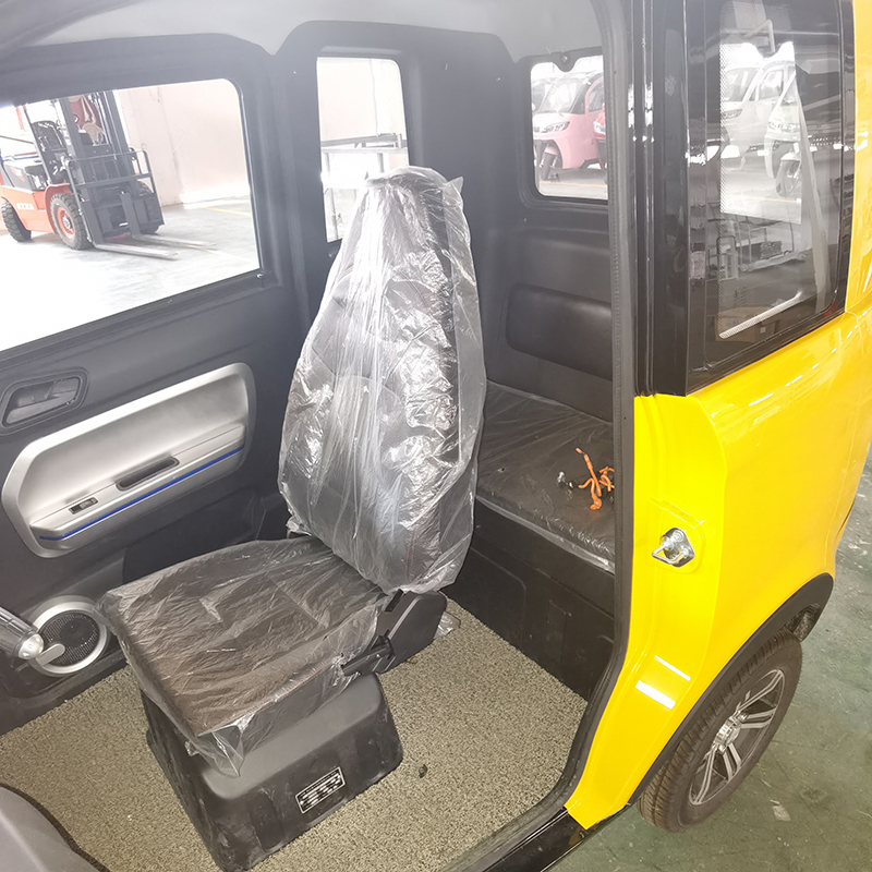 Three Wheel Electric Cabin Scooter