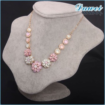 teardrop shaped pendant necklace