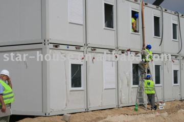 stacking accomodation container