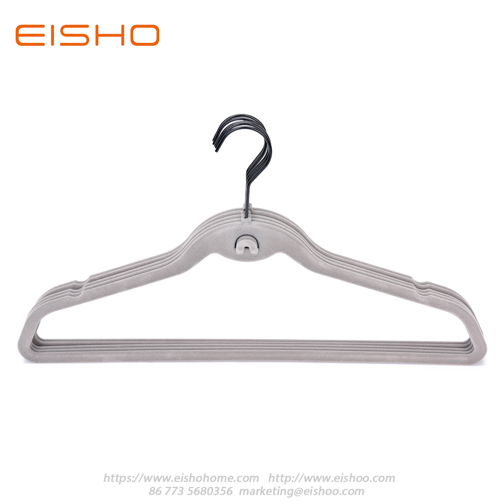 14 Plastic Hangers