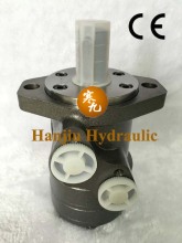 Hydraulic orbit motor for cropper