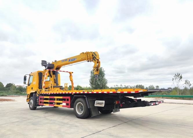 Dongfeng 4x2 Street Roads Recovery Wrecker Tow Truck