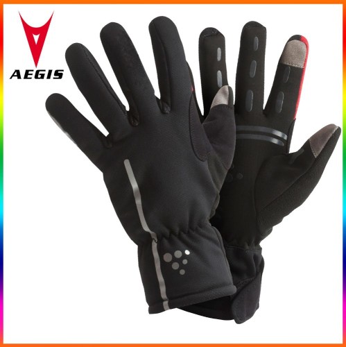 wind and waterproof winter cycling gloves with a fleece lining for insulation and comfort