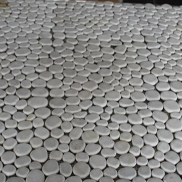 white small flat pebble stone floor mat