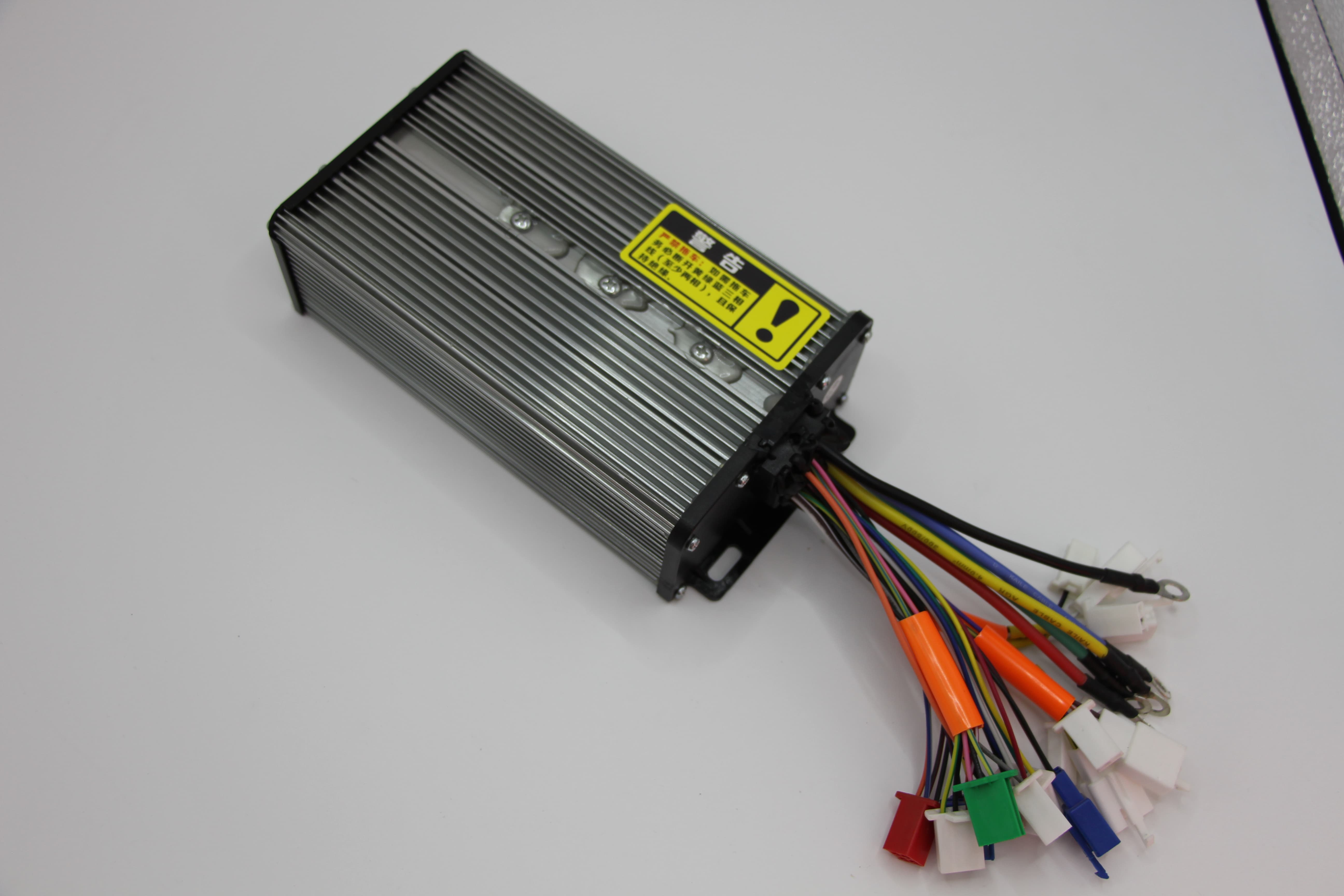 Controlador de 18 tubos de modo dual para rickshaw eléctrico Dual Mode 18 Tube Controller For Electric Rickshaw