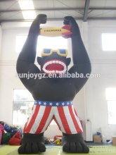2016 Hot selling advertising inflatable black gorilla with a car