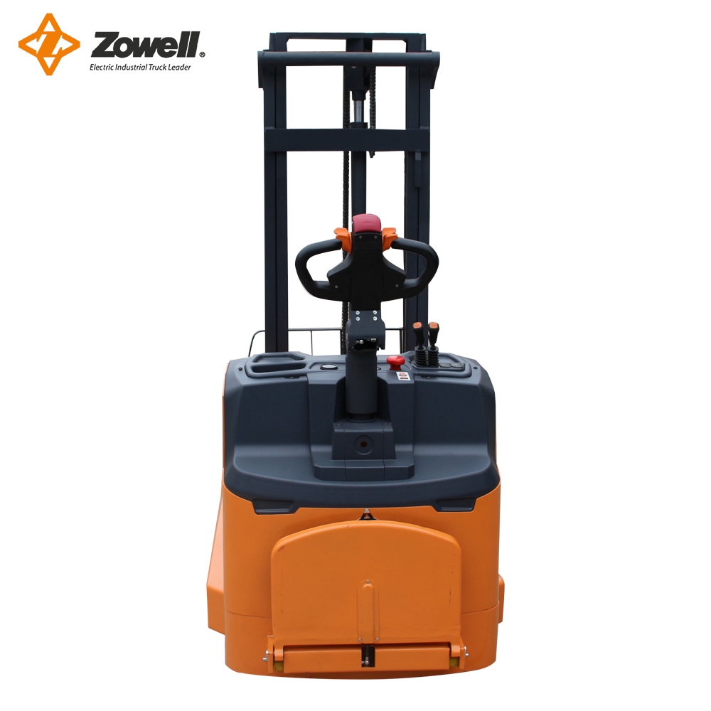 XRA12 Zowell reach stacker stand on