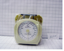 kitchen scale in blister