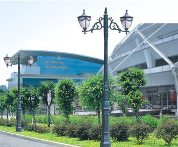 Cast Aluminum Garden Lamp