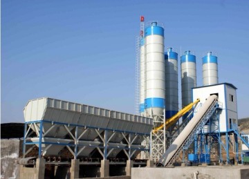 Mobile concrete mixing plant