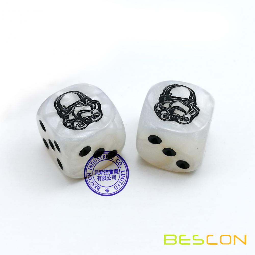 Benutzerdefinierte & einzigartiges {Standard Medium 16mm} Runde 6 doppelseitige [D6] Cube Form spielenden & Spiel Würfel w / LOGO graviert