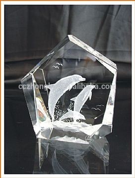 2016 Engraved lovely dolphin transparent crystal paperweight