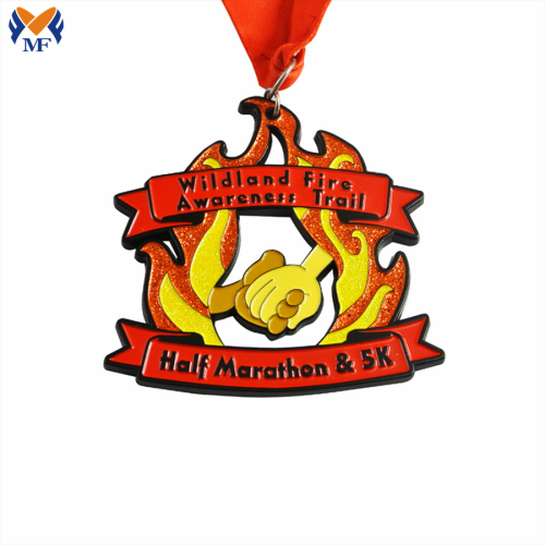 Medalha de esmalte de brilho de maratona de forma personalizada