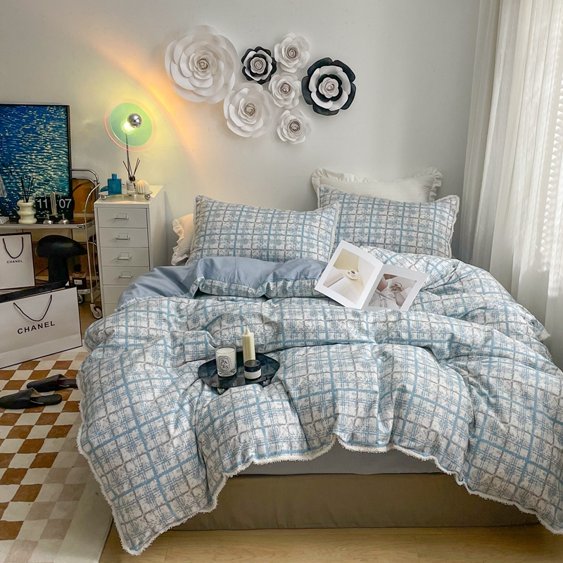 Beautiful tassel bedding set full size factory price
