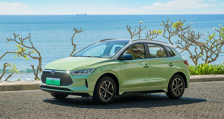 Byd E2 White/Black Cheapest Electric Car Made in China Clean Energy Compact SUV with Blade Battery 301km Endurance