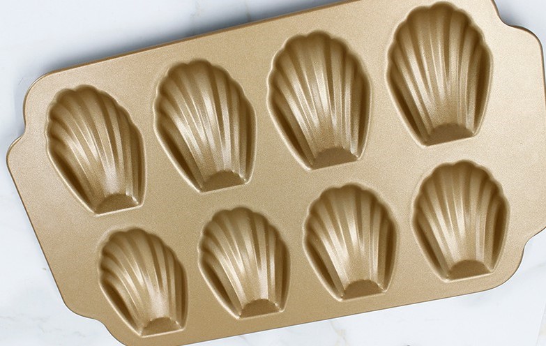 teglia da forno con conchiglia Madeleine 8 tazze champagne gold